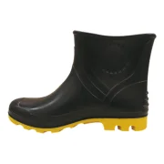 Bota Pvc Preto/amarelo N42 Cano Curto sem Forro Grendene Bota Pvc Preto/amarelo N42 Cano Curto sem Forro Grendene