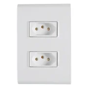 Conjunto 4X2 com 2 Tomadas 2P+T 10A 250V Branco Tramontina Conjunto 4X2 com 2 Tomadas 2P+T 10A 250V Branco Tramontina